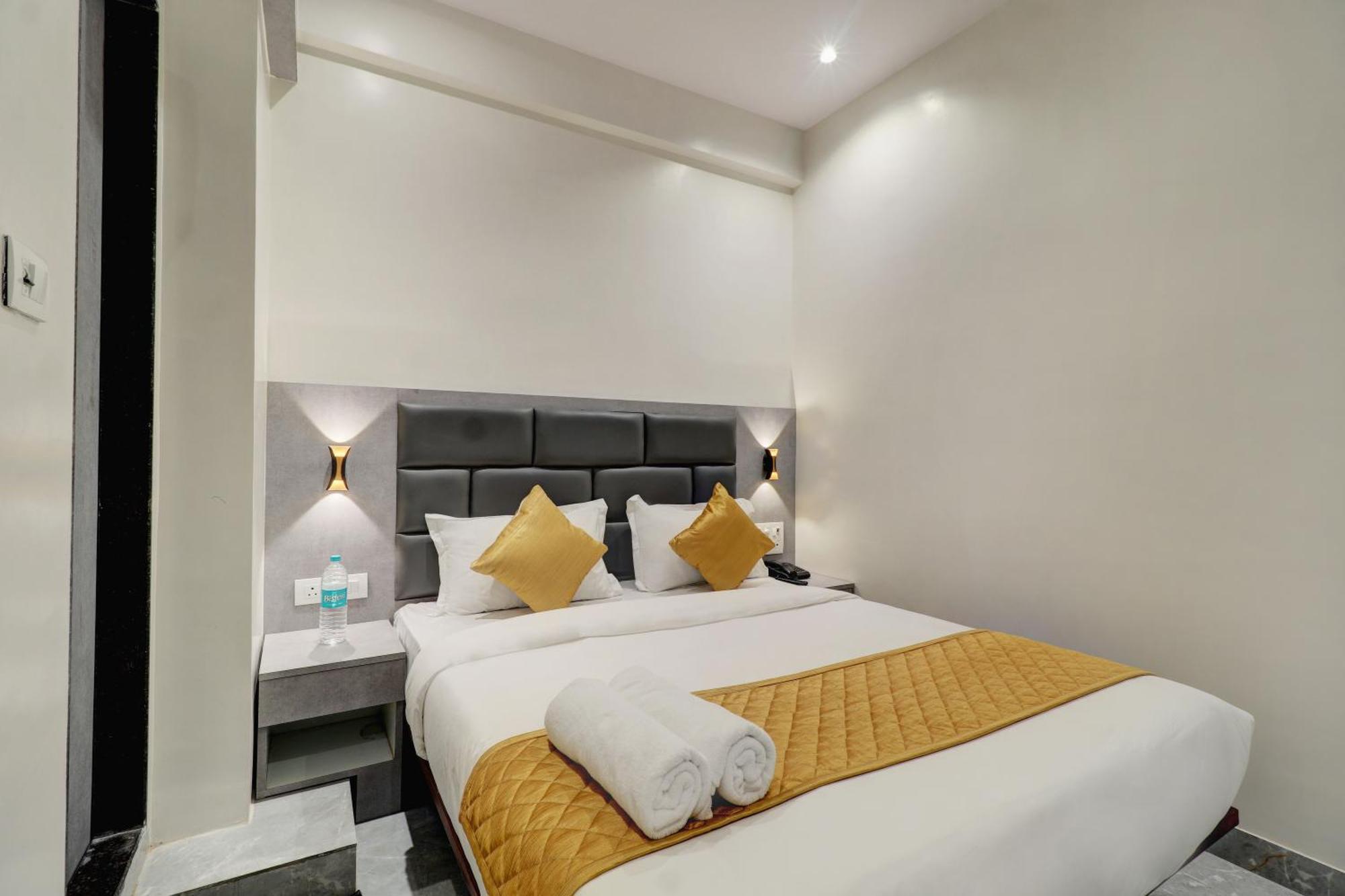 Hotel Enigma Inn مومباي المظهر الخارجي الصورة