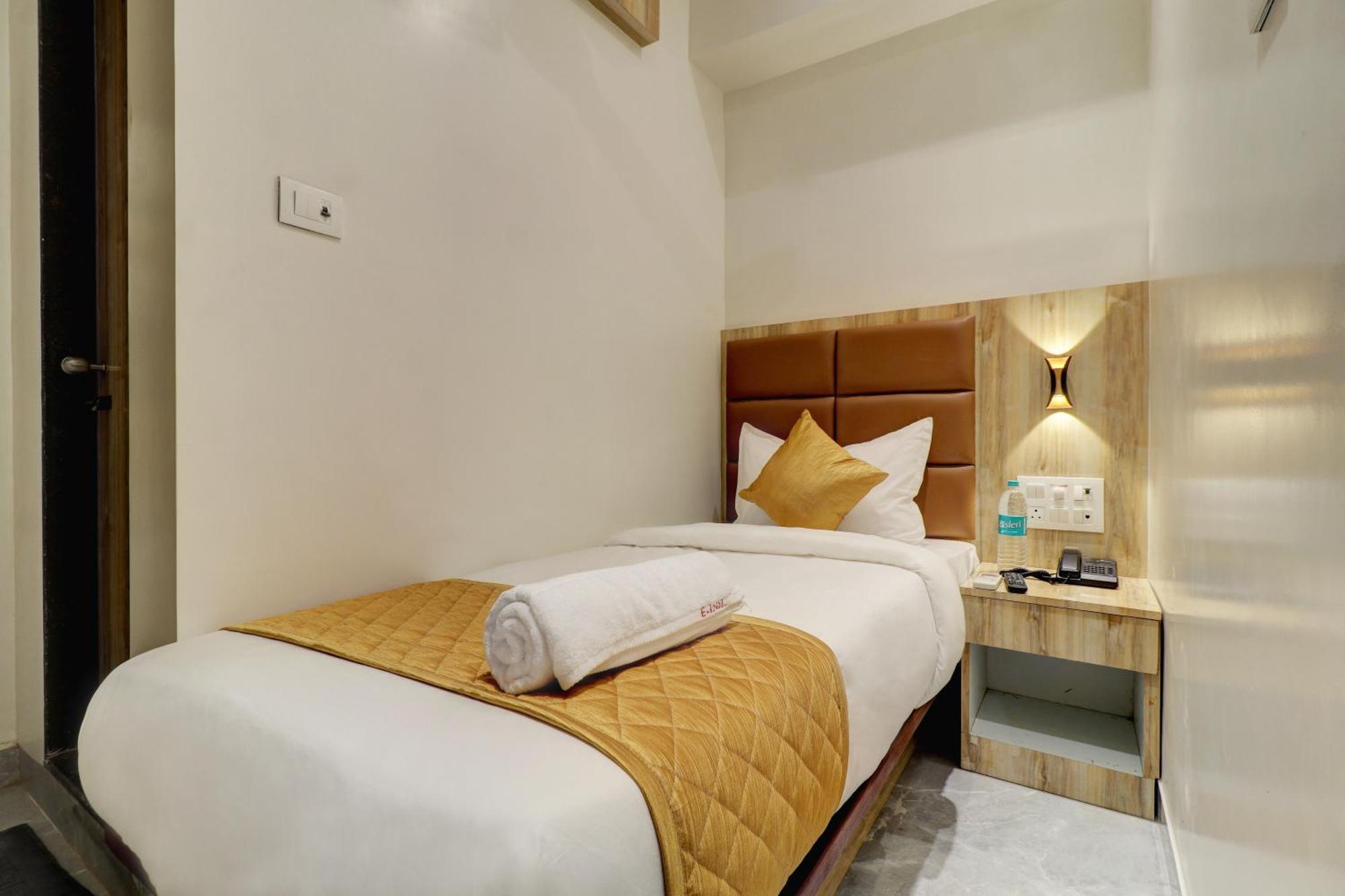 Hotel Enigma Inn مومباي المظهر الخارجي الصورة